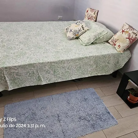 Stanza Flora בית הארחה *